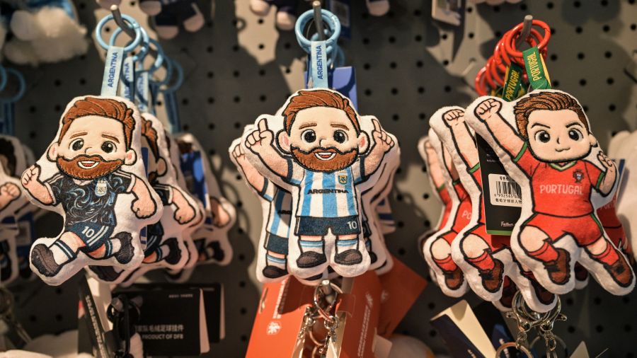 Mondial et produits dérivés: un jeu simple avec un ballon et à la fin, c'est le commerce chinois qui gagne