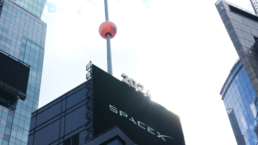 SpaceX poursuit son repli à Wall Street et chute de plus de 10%