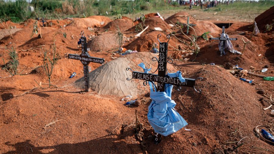 Ebola: les vaccins et traitements en développement contre l'épidémie