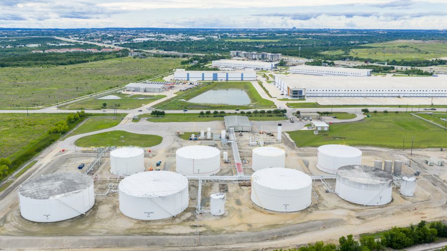 Le pétrole se rapproche de ses niveaux d'avant-guerre avec la reprise du trafic à Ormuz