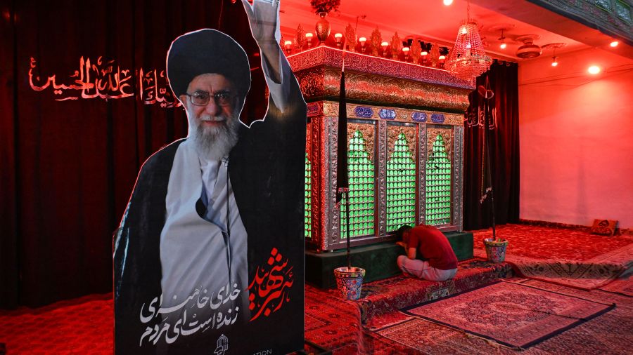 «Il n'a rien pu faire»: la frappe qui a tué Ali Khamenei en Iran