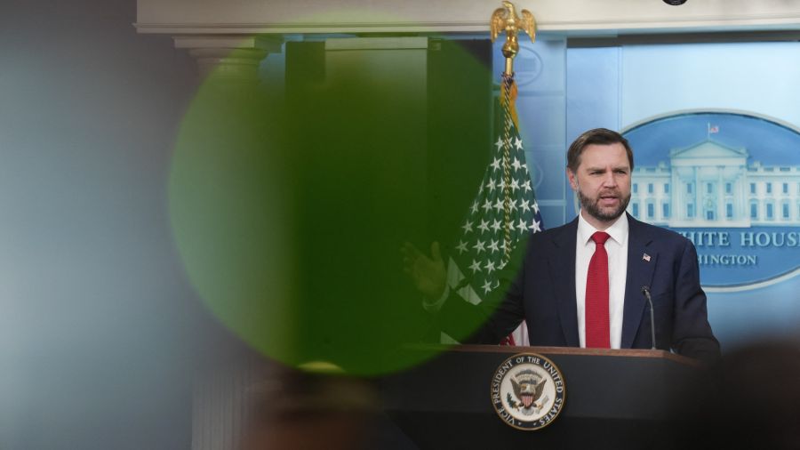Vance lance un avertissement aux critiques de Trump en Israël