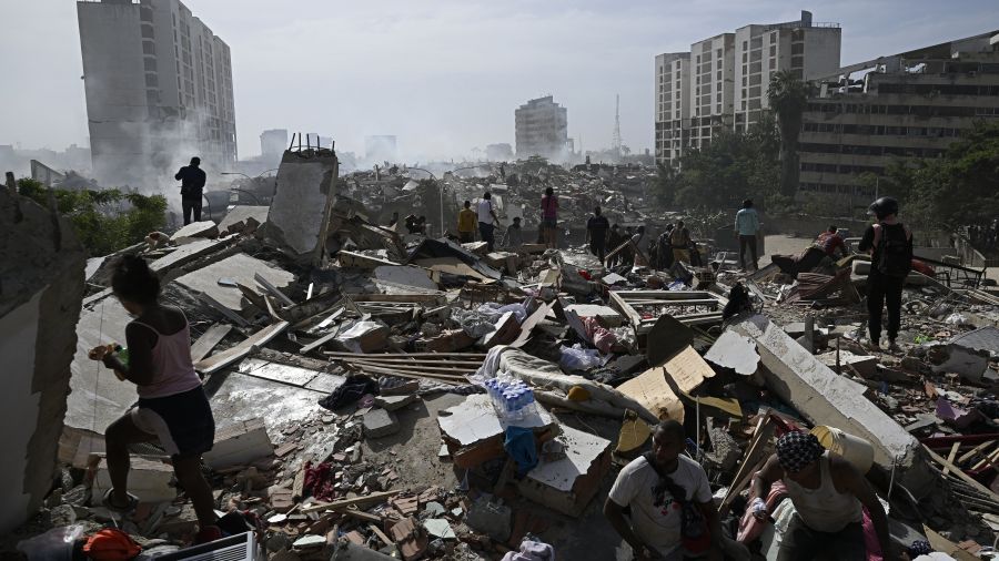Séisme au Venezuela: la quête éperdue des survivants