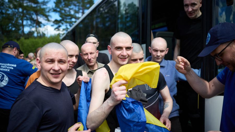 L’Ukraine accueille 160 prisonniers de guerre libérés