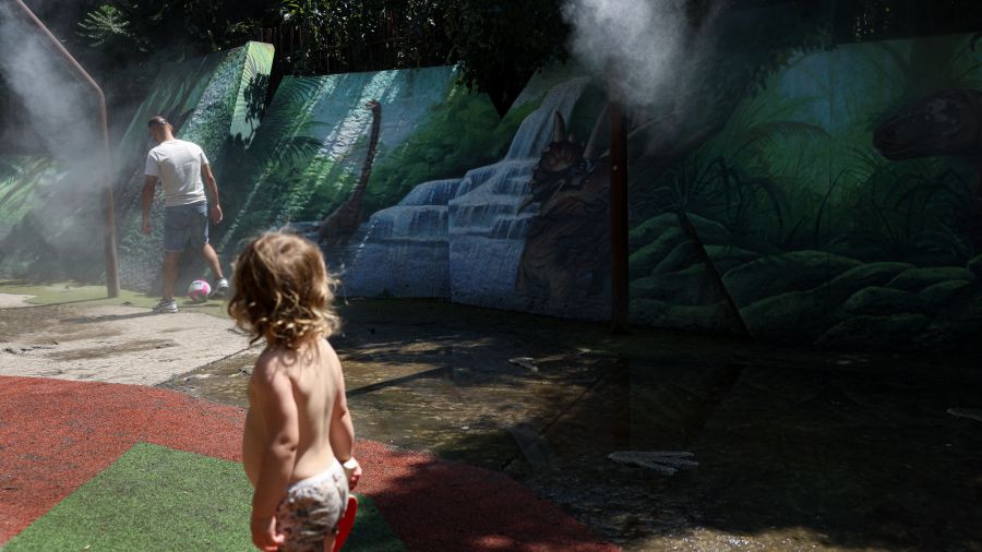 Canicule en France: 40°C dépassés dans plus de 80 départements en juin