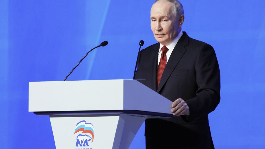 Ukraine: Poutine dit «attendre» le retour des négociateurs américains une fois la crise iranienne réglée