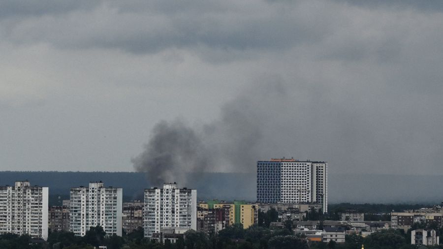 Russie: huit morts dans une attaque ukrainienne contre deux centres logistiques