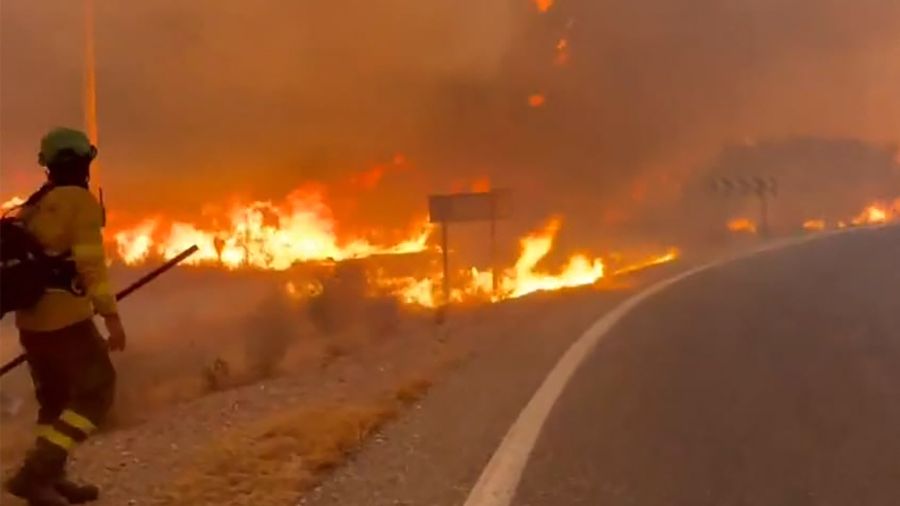 Incendies: Paris sollicite l'aide de l'UE, état d'urgence en Espagne