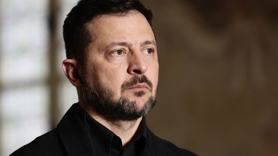 Ukraine: Zelensky dit s'être entretenu avec les émissaires de Trump pour «redynamiser la diplomatie»