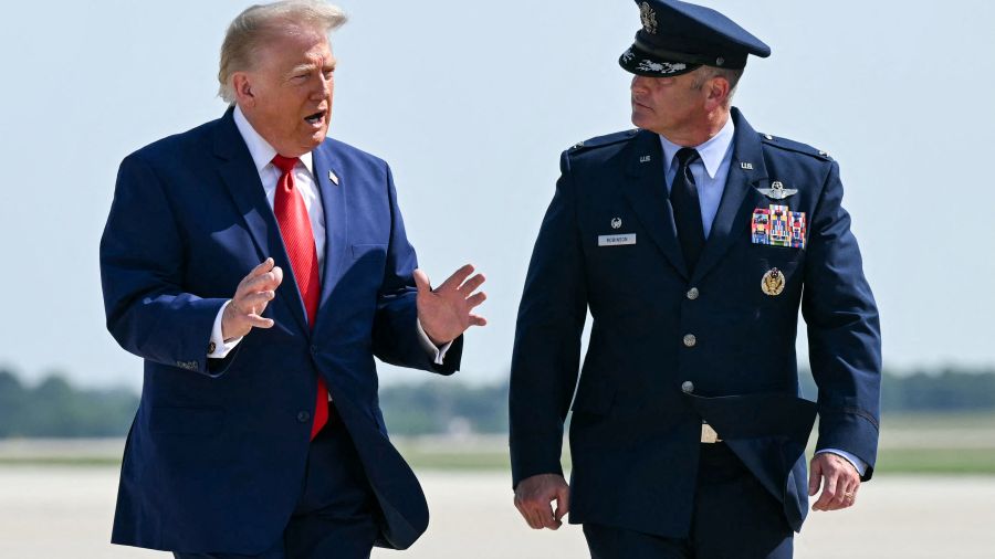Trump menace de bombarder centrales et ponts iraniens