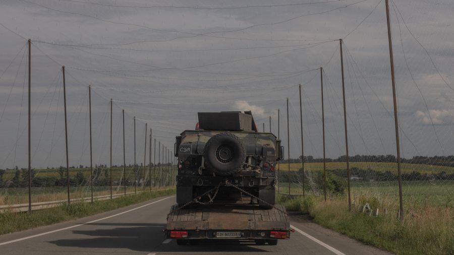 L'Ukraine frappe des régions russes jusqu'à l'Oural, deux morts dans des villages frontaliers, selon Moscou