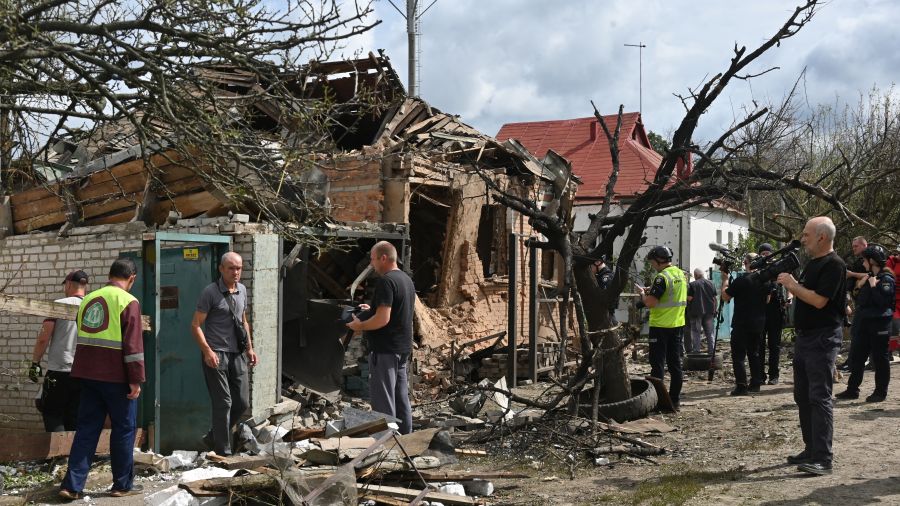 Russie: cinq morts dont un enfant dans une attaque de drones ukrainienne
