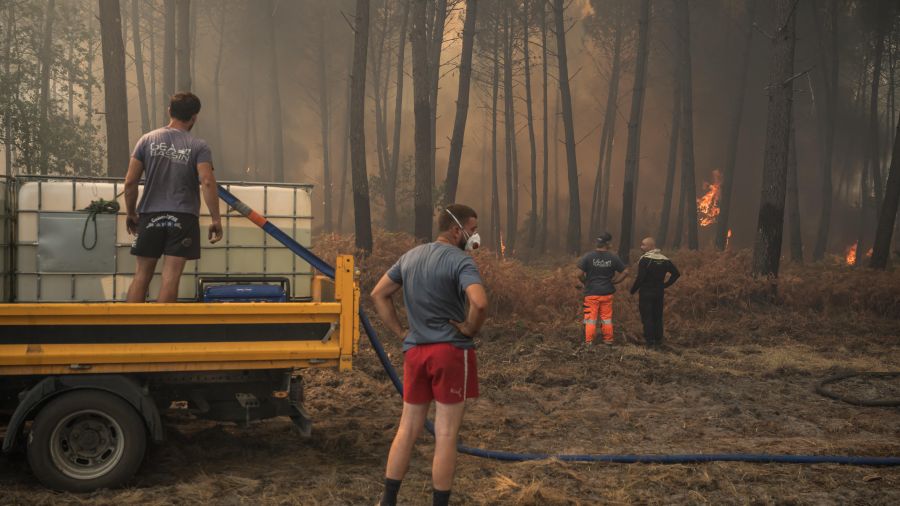 France: un «cap» franchi dans la lutte contre le mégafeu en Gironde