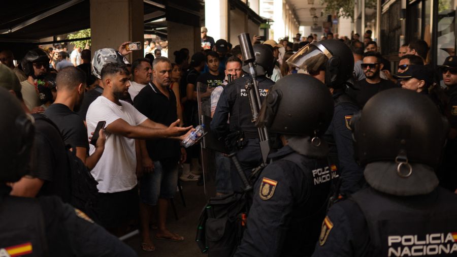 Espagne: la police démantèle un important réseau de passeurs en Méditerranée
