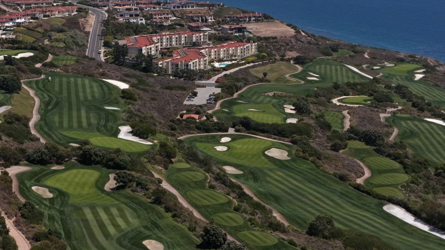 Un homme armé arrêté dimanche sur un golf de Trump en Californie, avant la visite du président