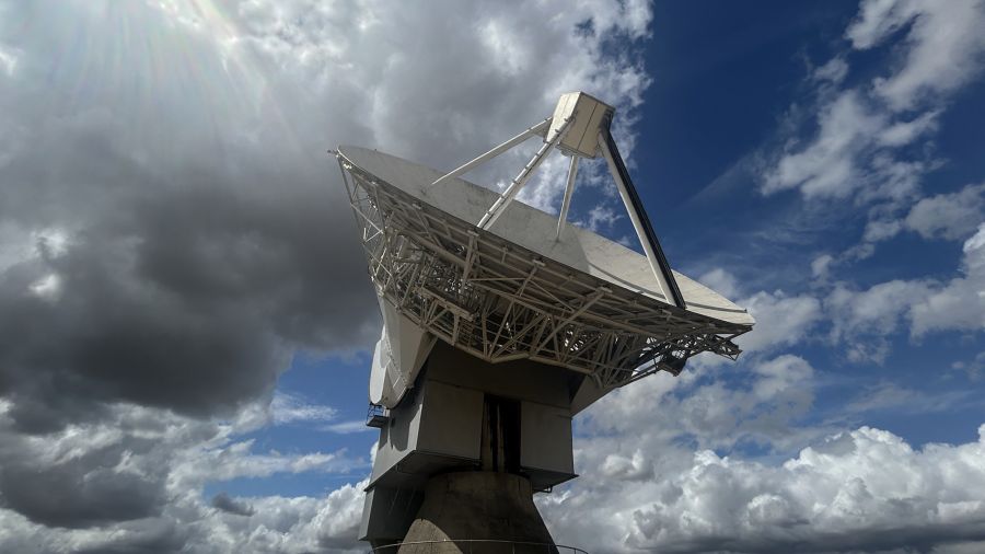 Satellites et débris en orbit : sous un ciel encombré, les experts britanniques en alerte