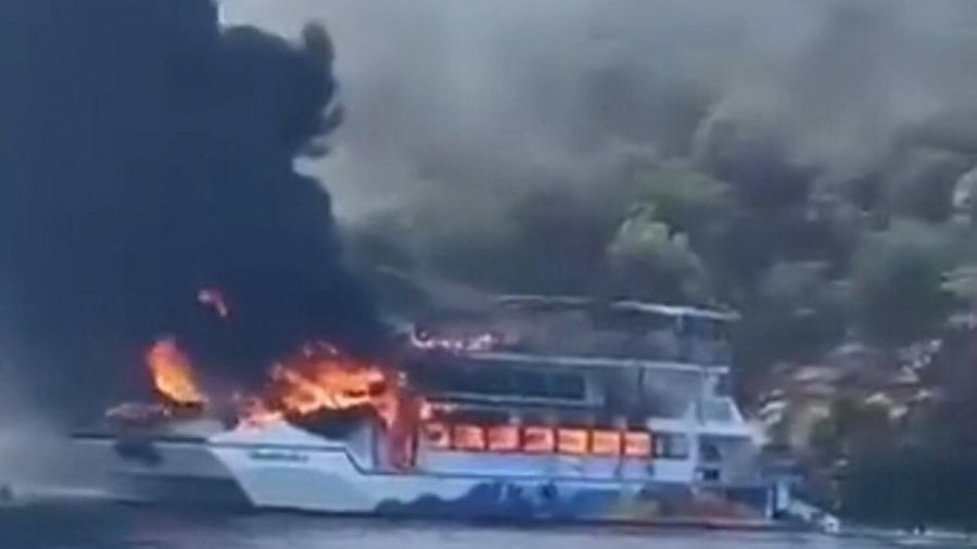 Turquie: plus de 100 passagers évacués d'un bateau pour enfants en flammes