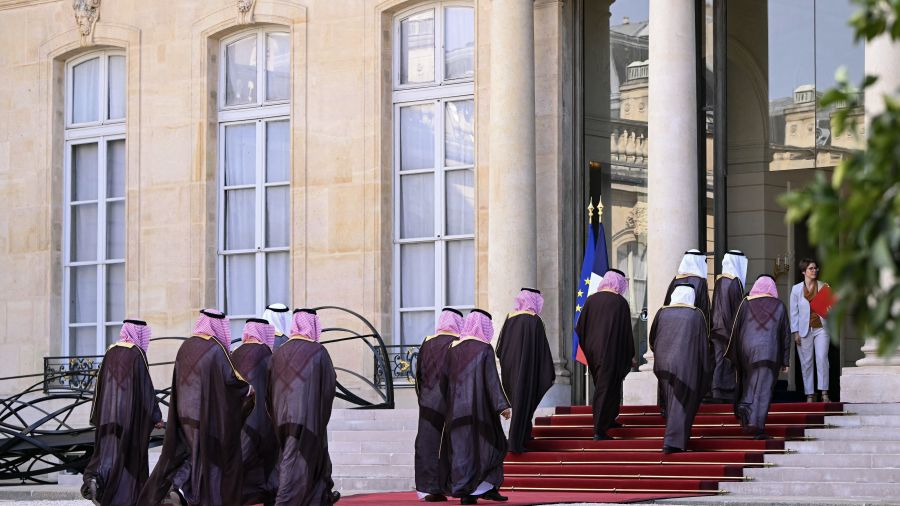 L'Arabie saoudite signe des contrats dans les transports avec deux groupes français