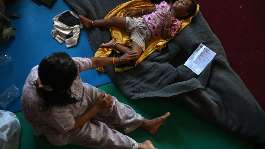 Aide humanitaire au compte-gouttes après les crues meurtrières au Népal et au Tibet