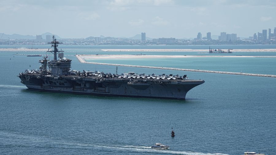 Le porte-avions américain Abraham Lincoln quitte la Thaïlande