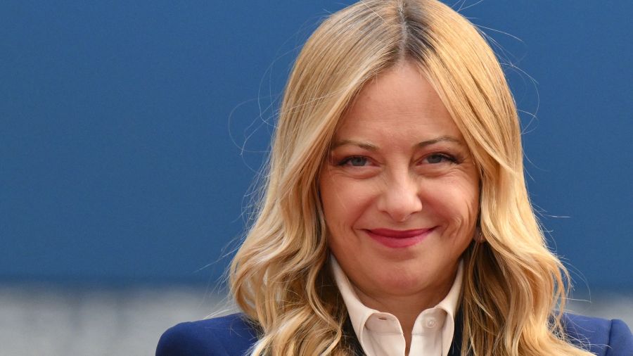 Meloni: L'Italie va interdire le voile intégral à l'école
