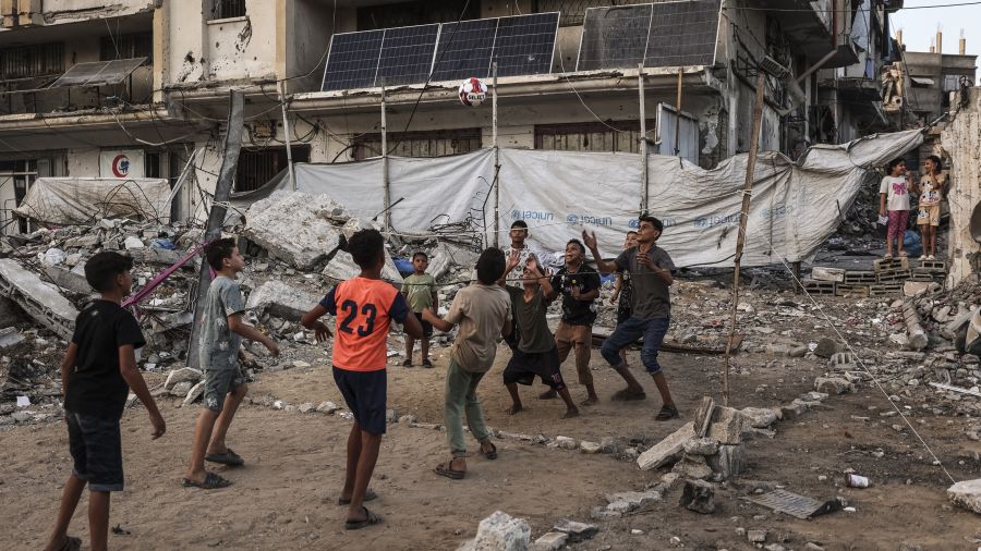 Gaza: 8 morts et plus de 60 disparus dans l'effondrement d'un immeuble