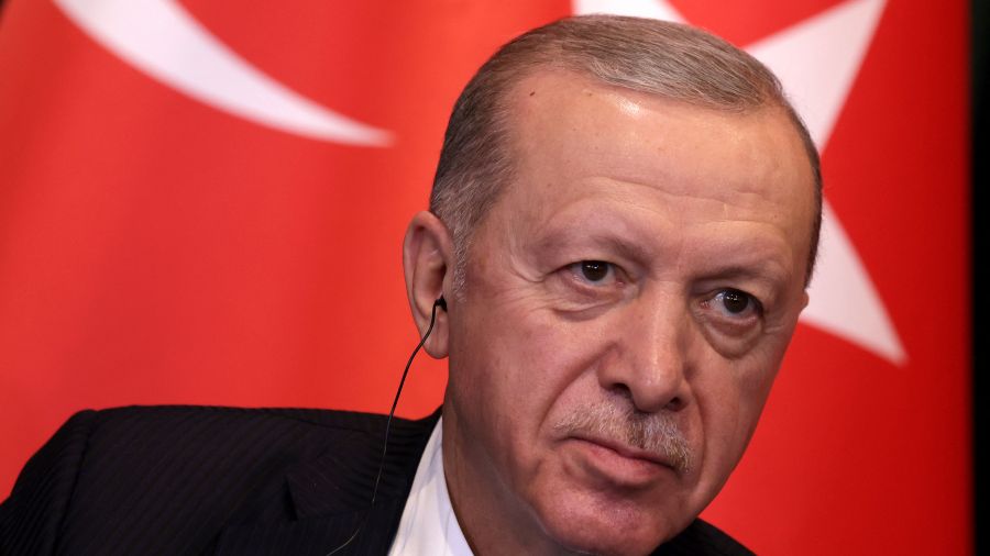 Turquie: Erdogan briguera un nouveau mandat lors d'une élection anticipée, affirme un conseiller