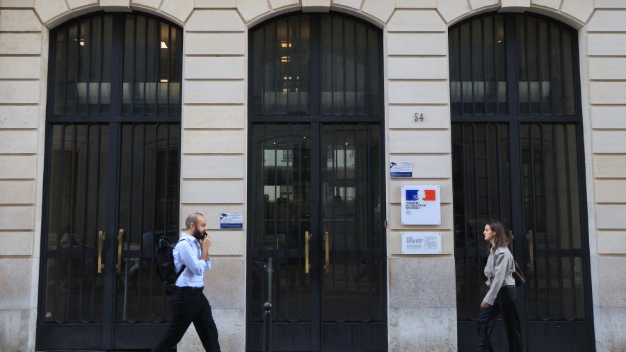 France: les cours suspendus lundi dans «400 à 500» lycées, débat sur les violences