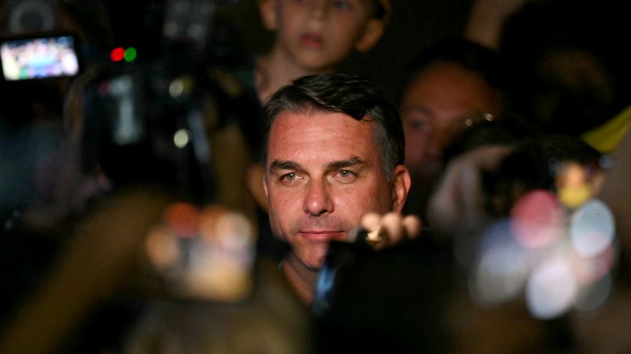 Comment Flavio Bolsonaro est devenu favori de la présidentielle au Brésil