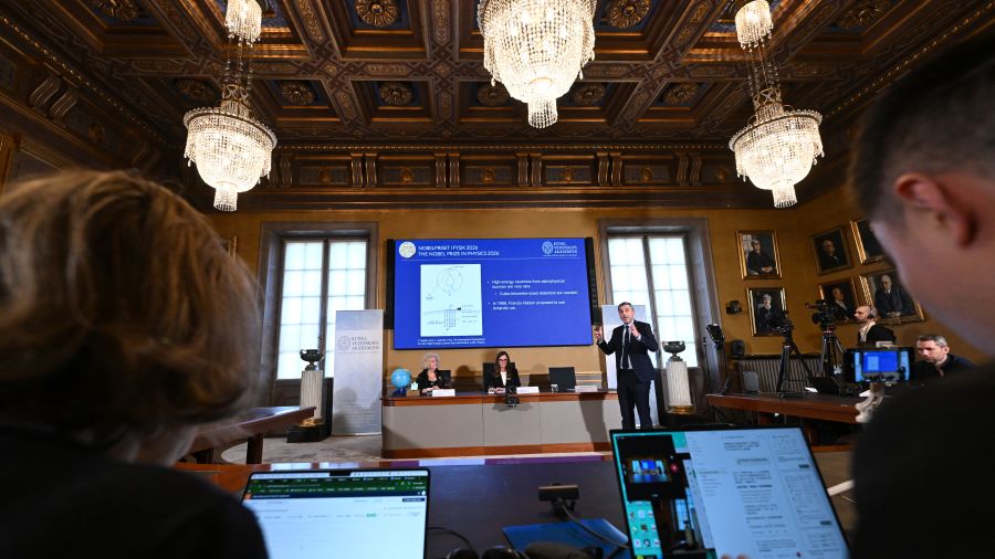 Le Nobel de physique récompense un Belge pour ses travaux sur les neutrinos
