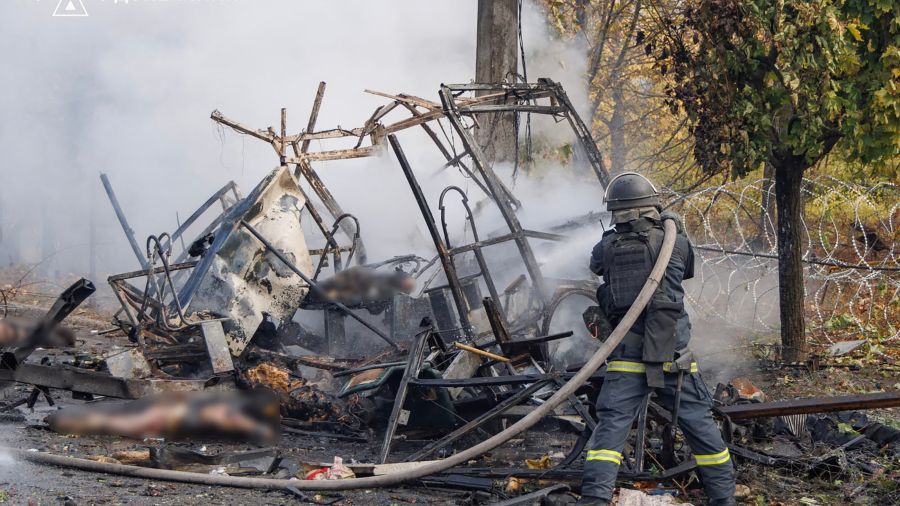 Ukraine: une frappe russe contre deux bus fait au moins 30 morts dans l'est