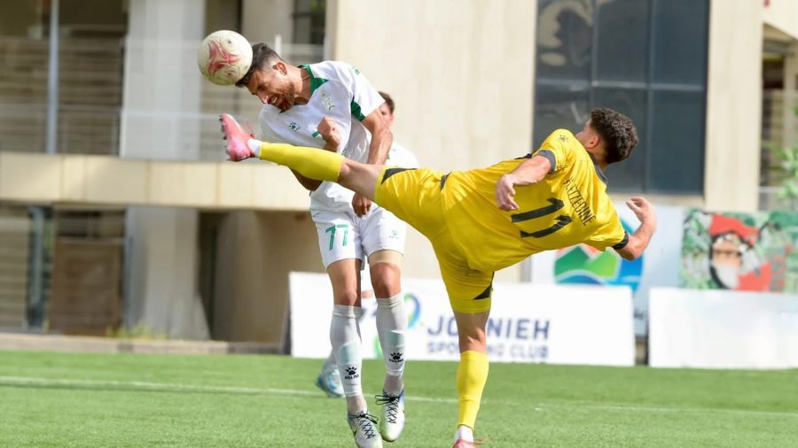 Football: Al-Ansar toujours leader, Safa pousse, le Racing fonce vers le maintien