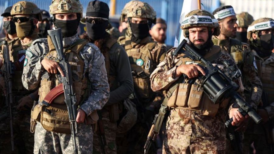 Syrie: les nouvelles autorités annoncent la dissolution de tous les groupes armés