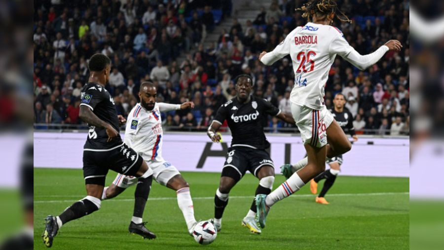 Ligue 1: Monaco s'incline à Lyon et dit adieu au podium