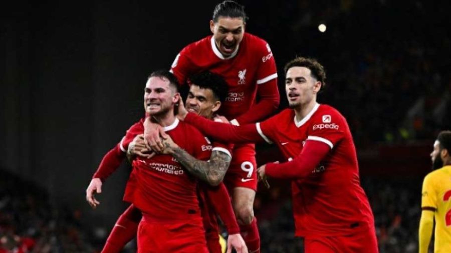 Liverpool s'en sort, Chelsea crucifie Manchester United