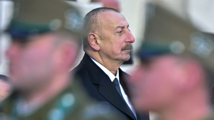 Bakou arrête des putschistes présumés et accuse Téhéran