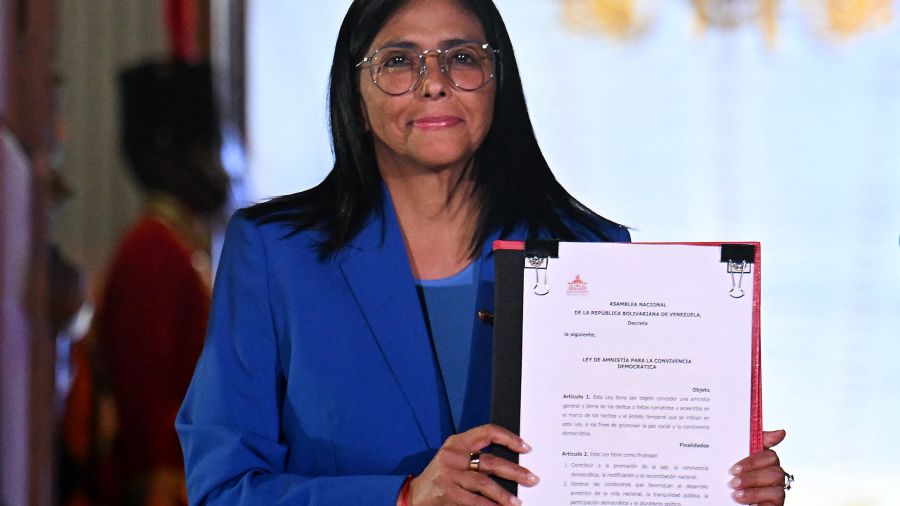 Venezuela: la présidente par intérim demande à Trump «que cessent le blocus et les sanctions»
