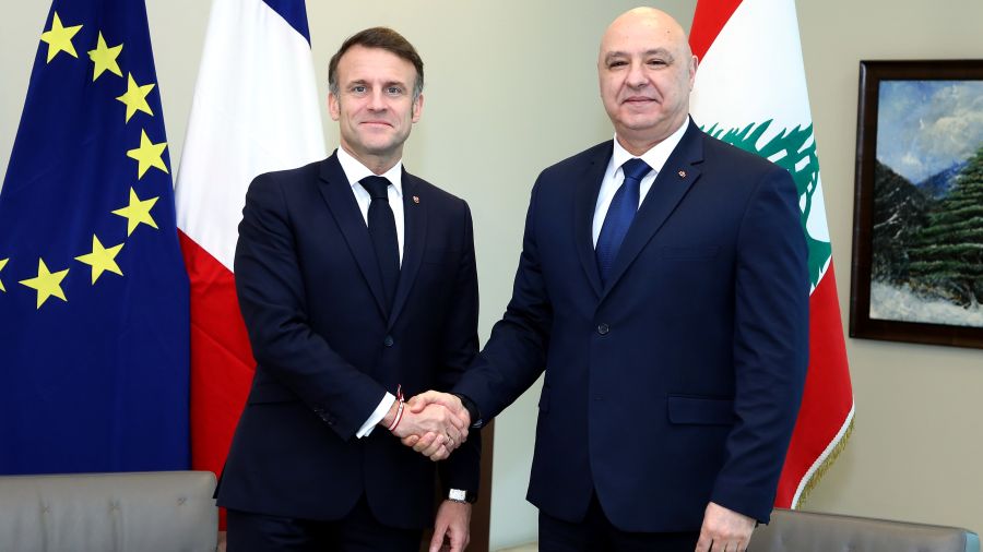 Les présidents Aoun et Macron appellent à l'application de l'accord de cessez-le-feu