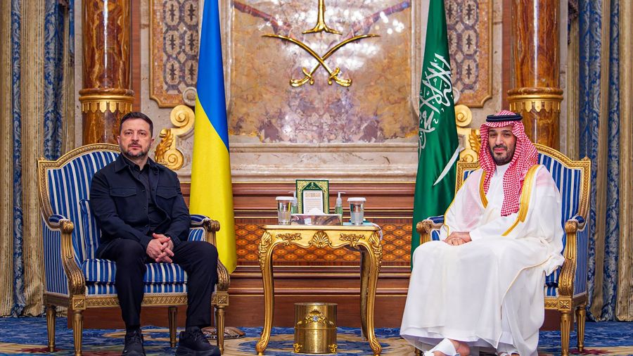 En Arabie saoudite, Zelensky évoque une coopération stratégique avec le prince héritier