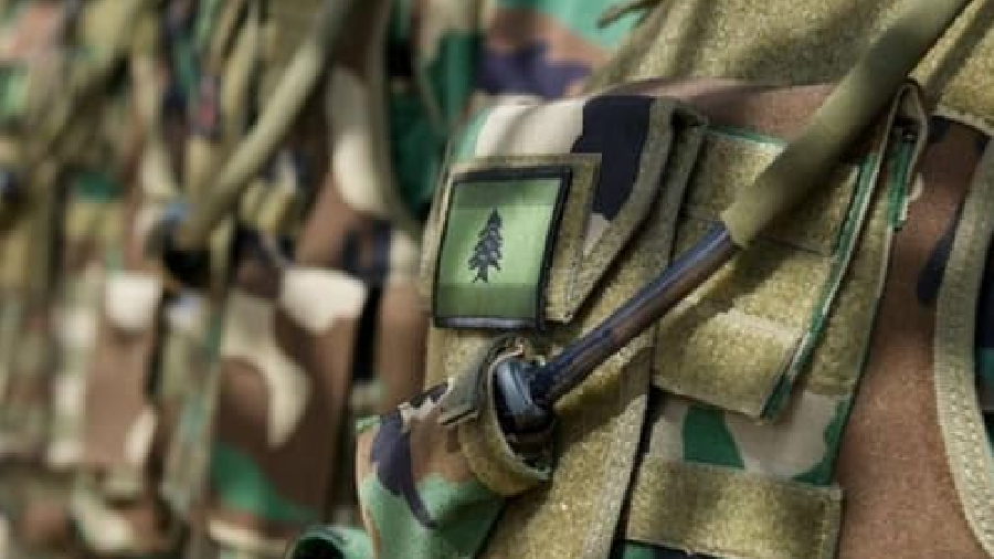 L'armée commence à enrôler des soldats