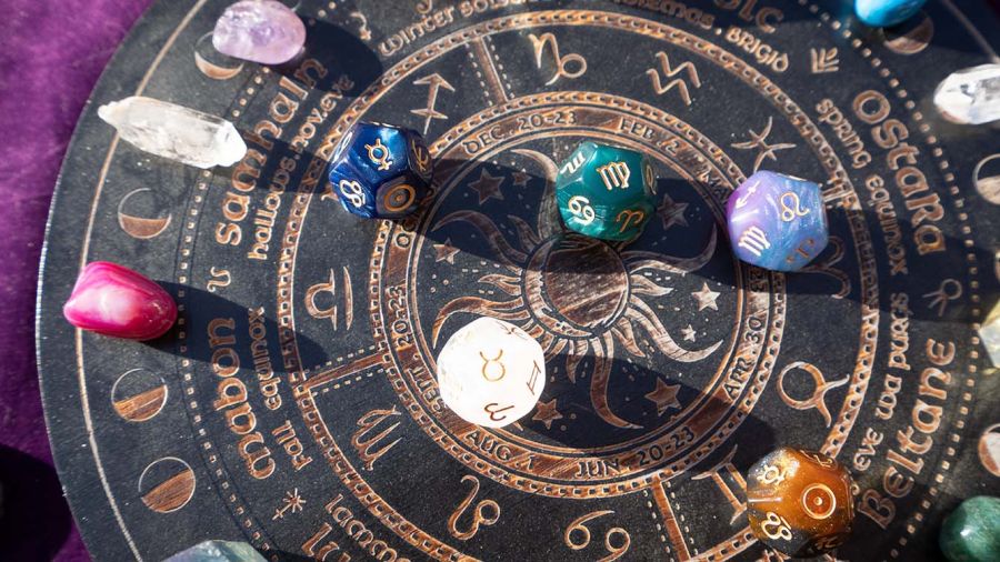 Astrologie, tarot, numérologie: croire sans y croire 