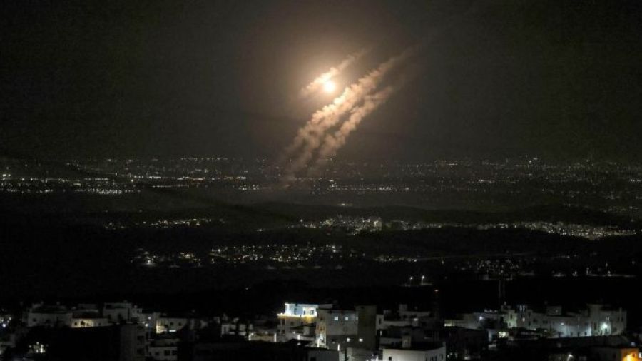 Israël mène des \