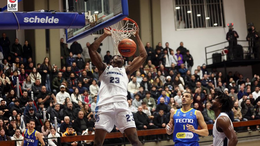 Basket: festival offensif du Riyadi, le Club Central explose en plein vol