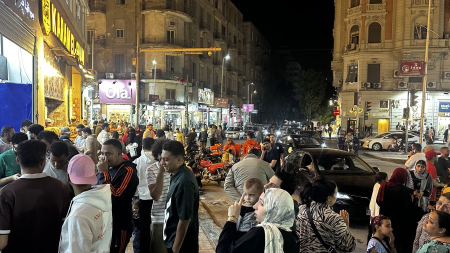 Reprise de la vie nocturne au Caire avec la fin des économies d'électricité
