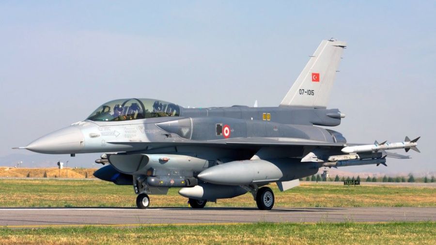 La Grèce envoie deux frégates et des avions F-16 à Chypre