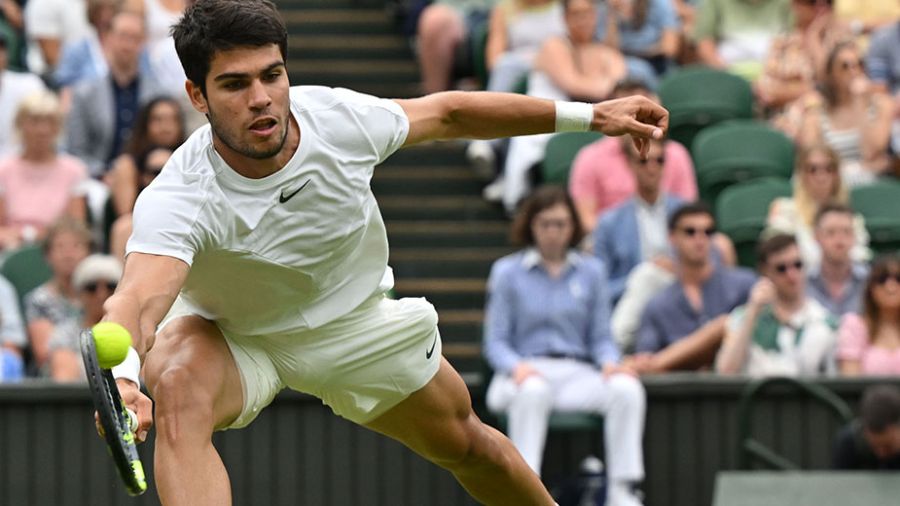 Wimbledon: Alcaraz peu convaincant, Medvedev et Tsitsipas beaucoup plus