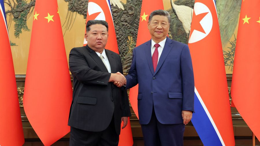 Xi Jinping accueilli en grande pompe en Corée du Nord, loue une amitié «invincible»