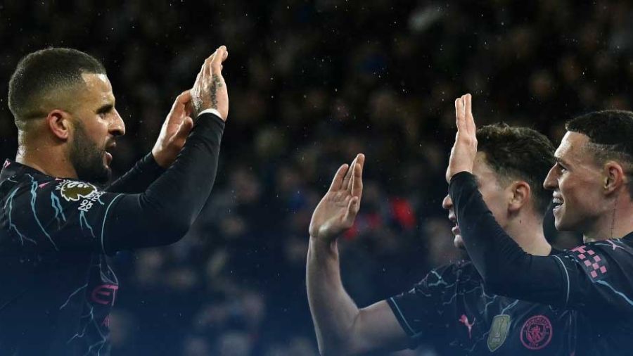 Manchester City revient à un point d'Arsenal
