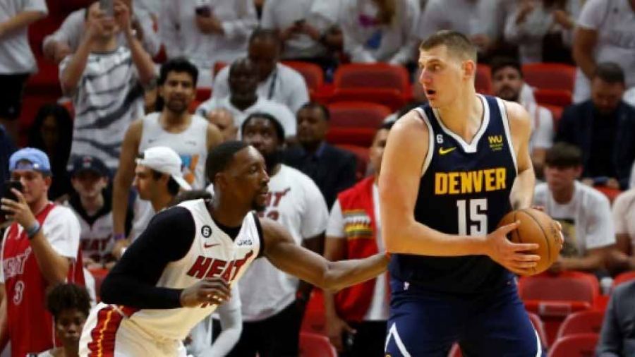 NBA: Denver assomme Miami et entrevoit son premier sacre