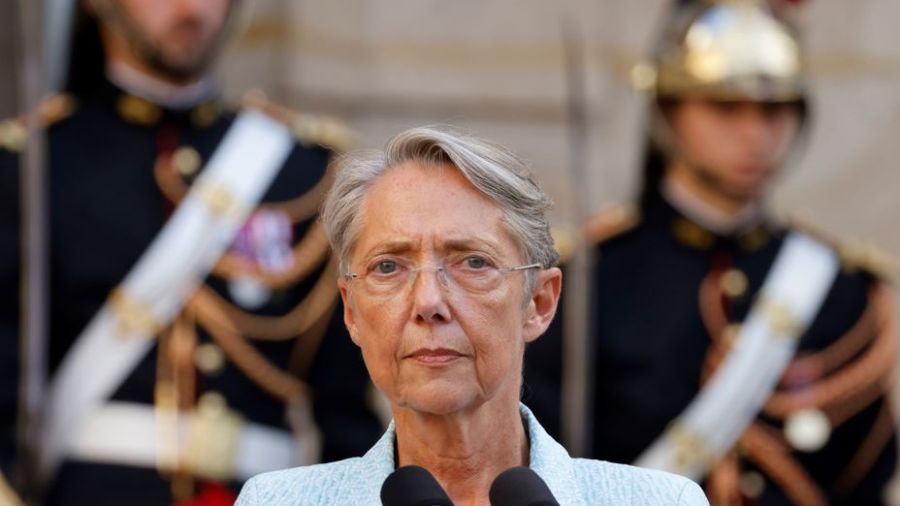 Élisabeth Borne, technicienne à Matignon, défenseuse de Macron